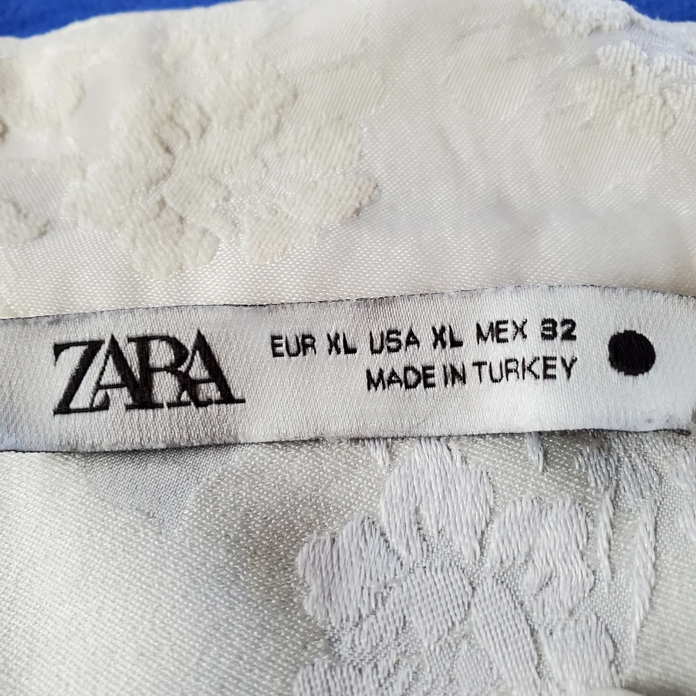 Zara Cream Jacquard Toggle Pullover Tunic Size XL.       (SML001) - Picture 9 of 12